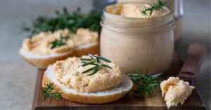 Homemade Pumpkin Cream Cheese Spread with Bread